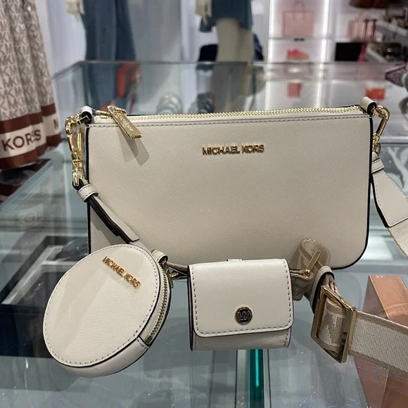 MICHAEL KORS
Jet Set Saffiano Leather Crossbody Bag with Case Apple Airpods Pro® - Picture 4 of 16